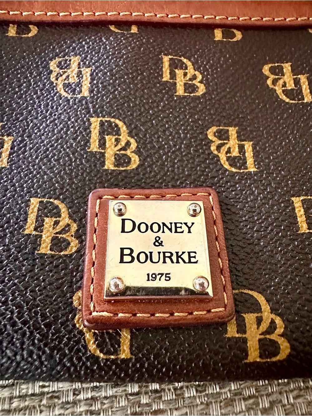 Dooney & Bourke SET w: NWT Black Leather Satchel, & Signature Logo wallet - Picture 4 of 16